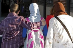 El TSJM desestima el recurso contra un instituto de Pozuelo por vetar a una alumna con velo