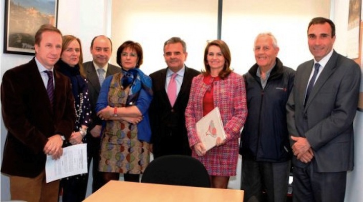 Los alumnos del colegio CAUDE se prepararán para ser tenistas profesionales