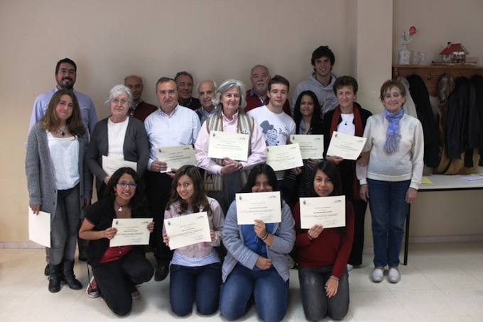 Los alumnos dan clase a los mayores