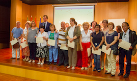 Los alumnos de la Escuela de Adultos obtienen su diploma