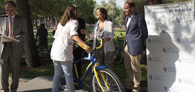 15 jóvenes sin recursos estrenan bicicletas