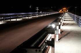 Iluminados los puentes sobre la M-50