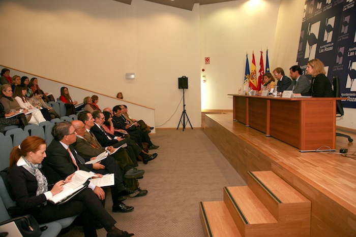 Empresarios y autónomos conocen el Programa de Incentivos a la Contratación