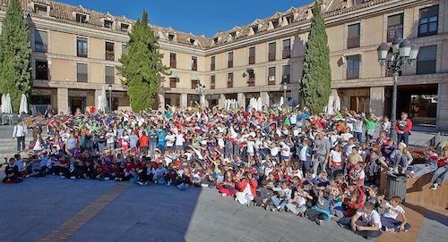 El juego une a los niños en la defensa de sus derechos