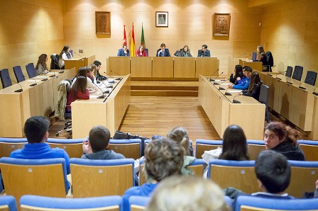 Los jóvenes se reúnen con el alcalde