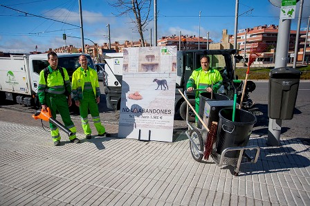 Campaña informativa para recoger los excrementos caninos