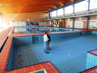 La piscina cubierta se prepara para la nueva temporada