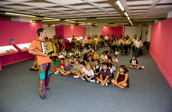 Las bibliotecas de Pozuelo van más allá de la lectura