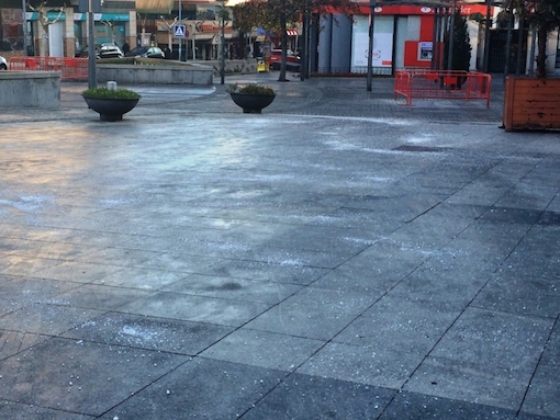 Majadahonda esparce sal por las calles ante el riesgo de heladas