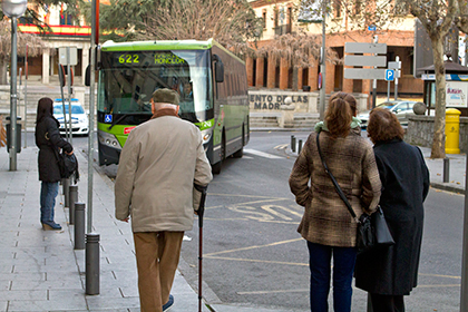 Los mayores de Las Rozas pagarán un 45% menos por el abono transporte