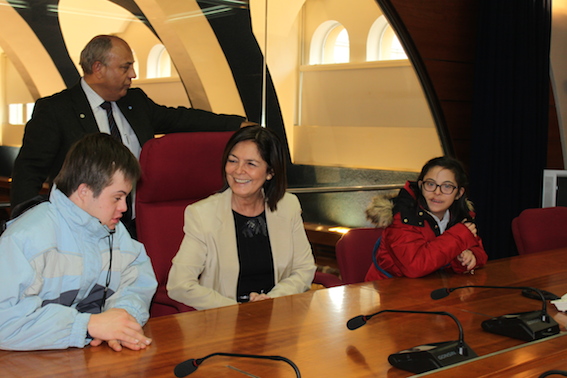 Dos alumnos del centro Gil Gayarre harán prácticas en el Ayuntamiento de Pozuelo