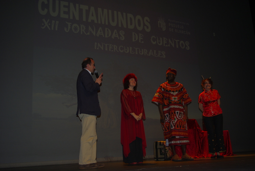 Los escolares aprenden cultura a través de los cuentos