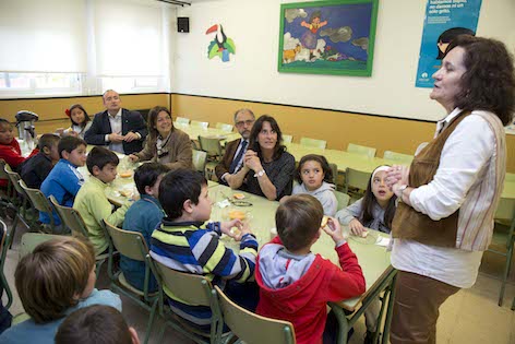 Pozuelo inicia una campaña para enseñar a desayunar a sus escolares