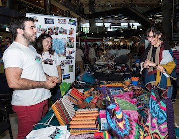 El Mercadillo Solidario ocupa el Zielo Shopping de Pozuelo