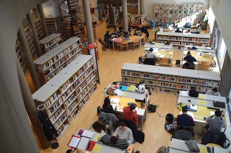 Se amplía el horario de la biblioteca Luis de Góngora por los exámenes