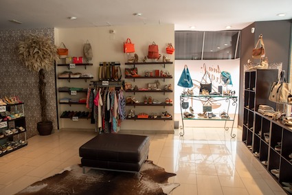 Boadilla comprueba que sus comercios cumplen con la normativa en el periodo de rebajas