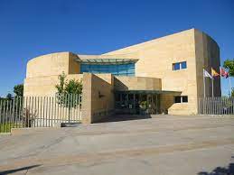 La Biblioteca de Majadahonda abre hasta la una de la madrugada durante los exámanes