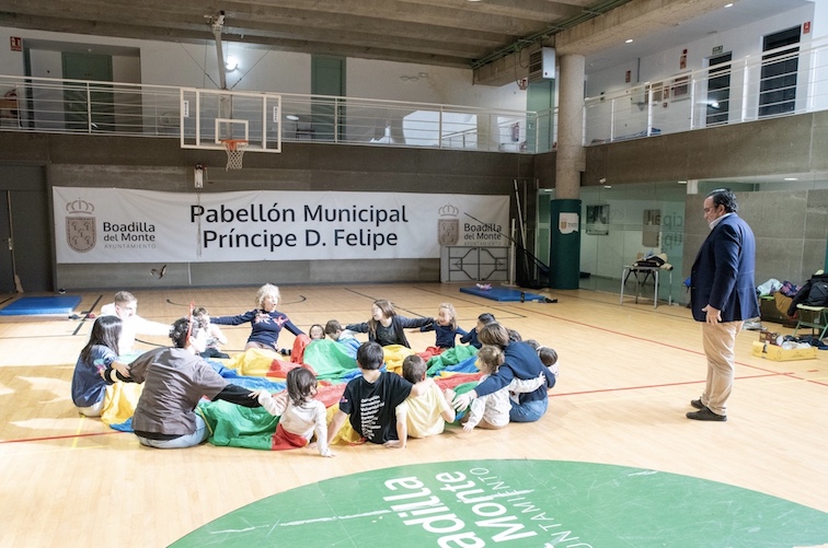 El CEIPSO Príncipe D. Felipe de Boadilla abre esos días para facilitar la conciliación a las familias de la localidad