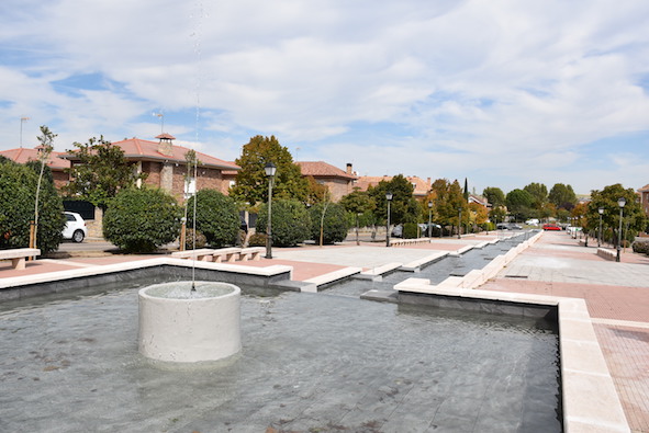 La fuente de la Concordia de Villaviciosa vuelve a funcionar 