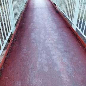 Arrancan los trabajos de mejora en las pasarelas peatonales de la M-502