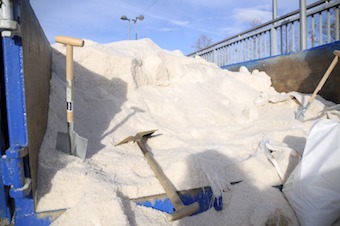 Reparto de sal gratuito en Boadilla