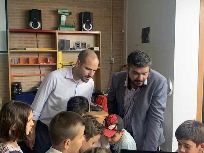 Cursos para jóvenes de robótica, manejo de drones y baile, entre otros