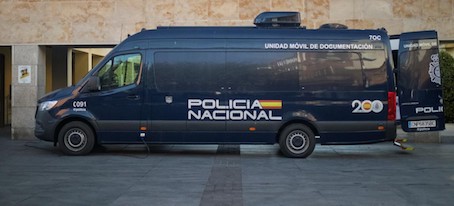 Renueva el DNI y el pasaporte en la Unidad Móvil de Documentación de la Policía Nacional