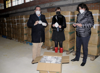 Buzoneo de mascarillas en Boadilla
