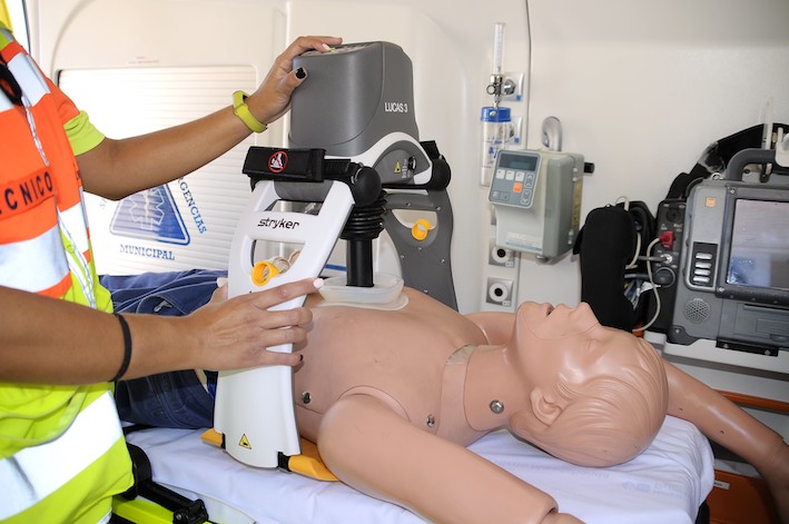 Las dos ambulancias de Boadilla cuentan con un cardiocompresor automático para atender paradas cardiorrespiratorias