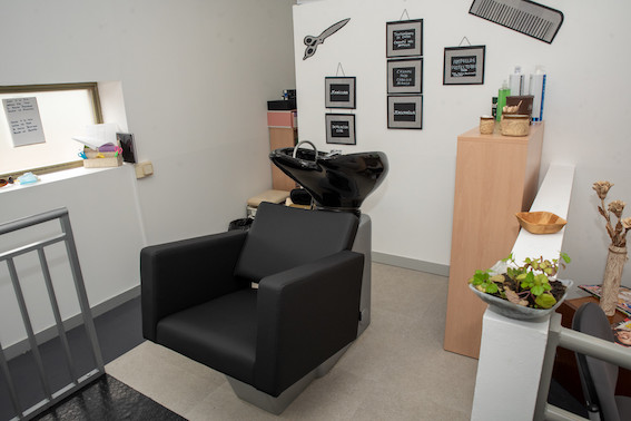 Nuevo servicio de peluquería y estética en el centro de mayores María de Vera de Boadilla