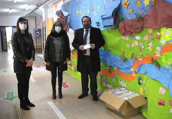 Boadilla reparte mascarillas FPP2 en todos los centros educativos 