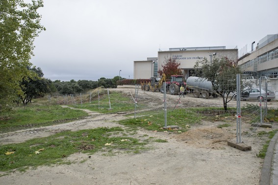 Nuevo aparcamiento en el entorno del colegio Highland-Los Fresnos