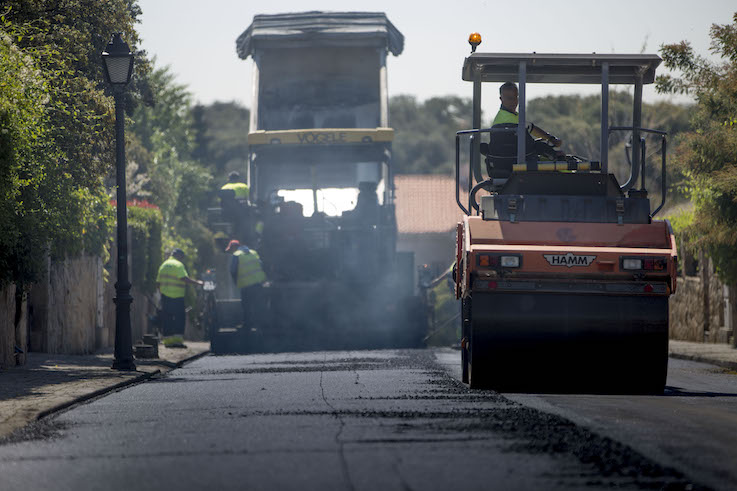 Las Rozas asfaltará más de 100 calles del municipio este verano