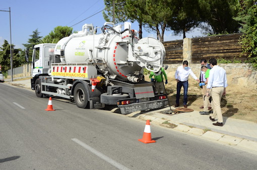 Boadilla limpia el alcantarillado de las urbanizaciones históricas