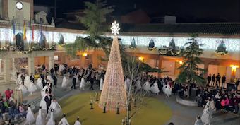 Cerca de 50 personas bailarán el Vals de la Navidad este domingo en Las Rozas