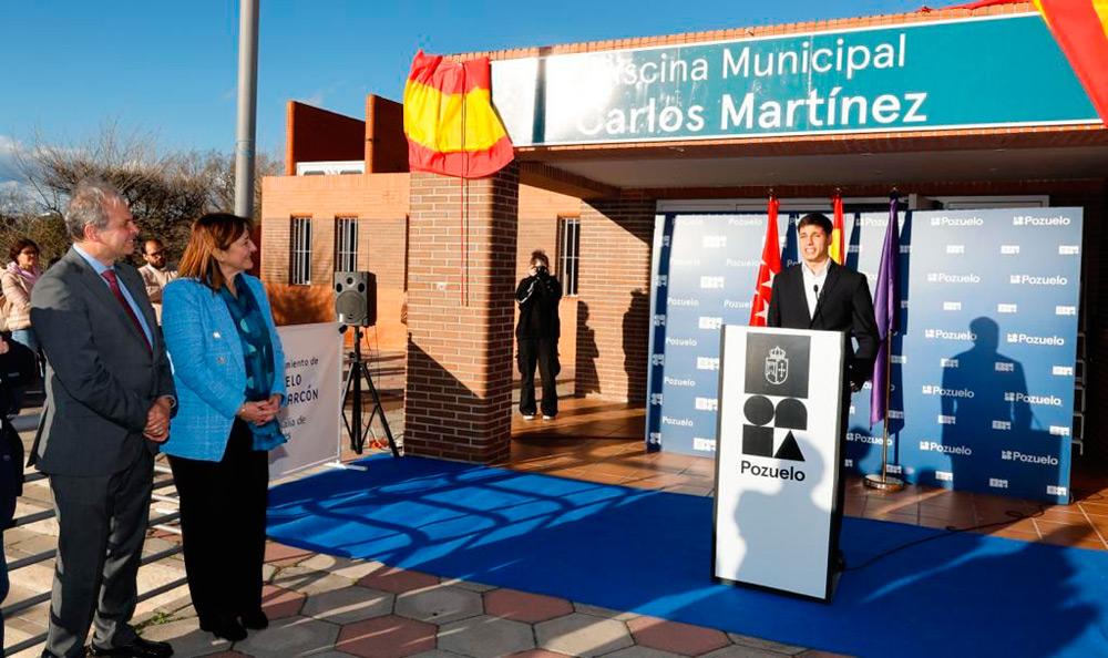Pozuelo da el nombre del nadador Carlos Martínez a su piscina de El Torreón