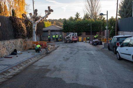 Boadilla renueva las aceras de las urbanizaciones históricas