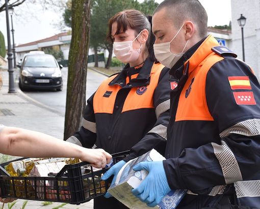 Protección Civil Villaviciosa reparte alimentos a las familias más vulnerables