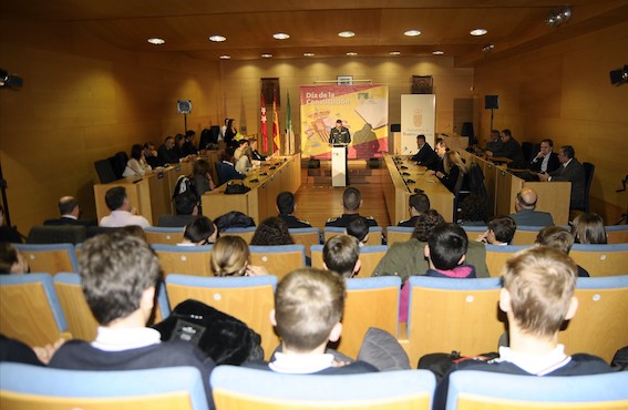 Los escolares de Boadilla participan en la lectura de la Carta Magna