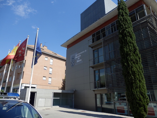 Boadilla entregará tarjetas monedero a vecinos en riesgo de exclusión social para comprar alimentos y productos de primera necesidad