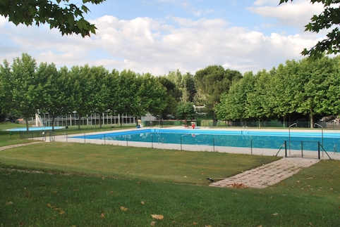 Martes de igualdad en la piscina de Huerta Vieja