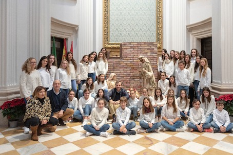 Modestia Aparte y alumnos de la Escuela Municipal de Música te desean Feliz Navidad  