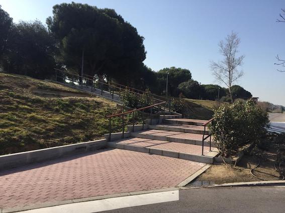  Barandillas en las escaleras del Gran Parque Felipe VI 